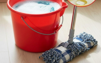 Aggiungete questo prodotto all’acqua per la pulizia e i vostri pavimenti saranno pulitissimi, come nuovi e privi di polvere anche se non li pulite per una settimana.