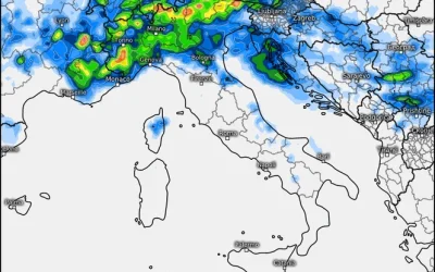 Meteo, Weekend con TEMPORALI Violenti e GRANDINE al Nord: caldo africano fino a 40°C al Centro-Sud